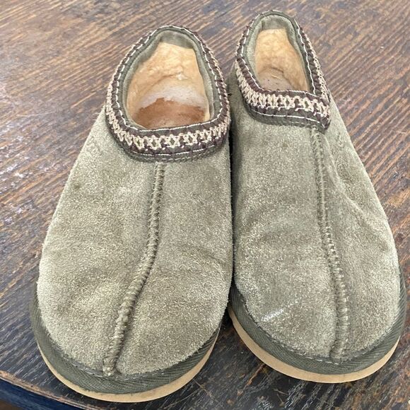 UGG Shoes - Ugg crozy green slippers women Sz 7